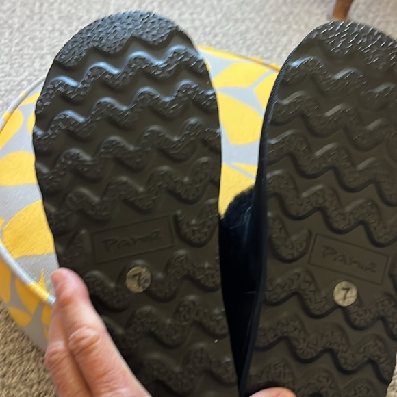 Black suede sheepskin lined boots - Picture 7 of 7